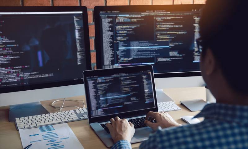 数据科学选型：R与Python如何赋能溧阳市网站建设？